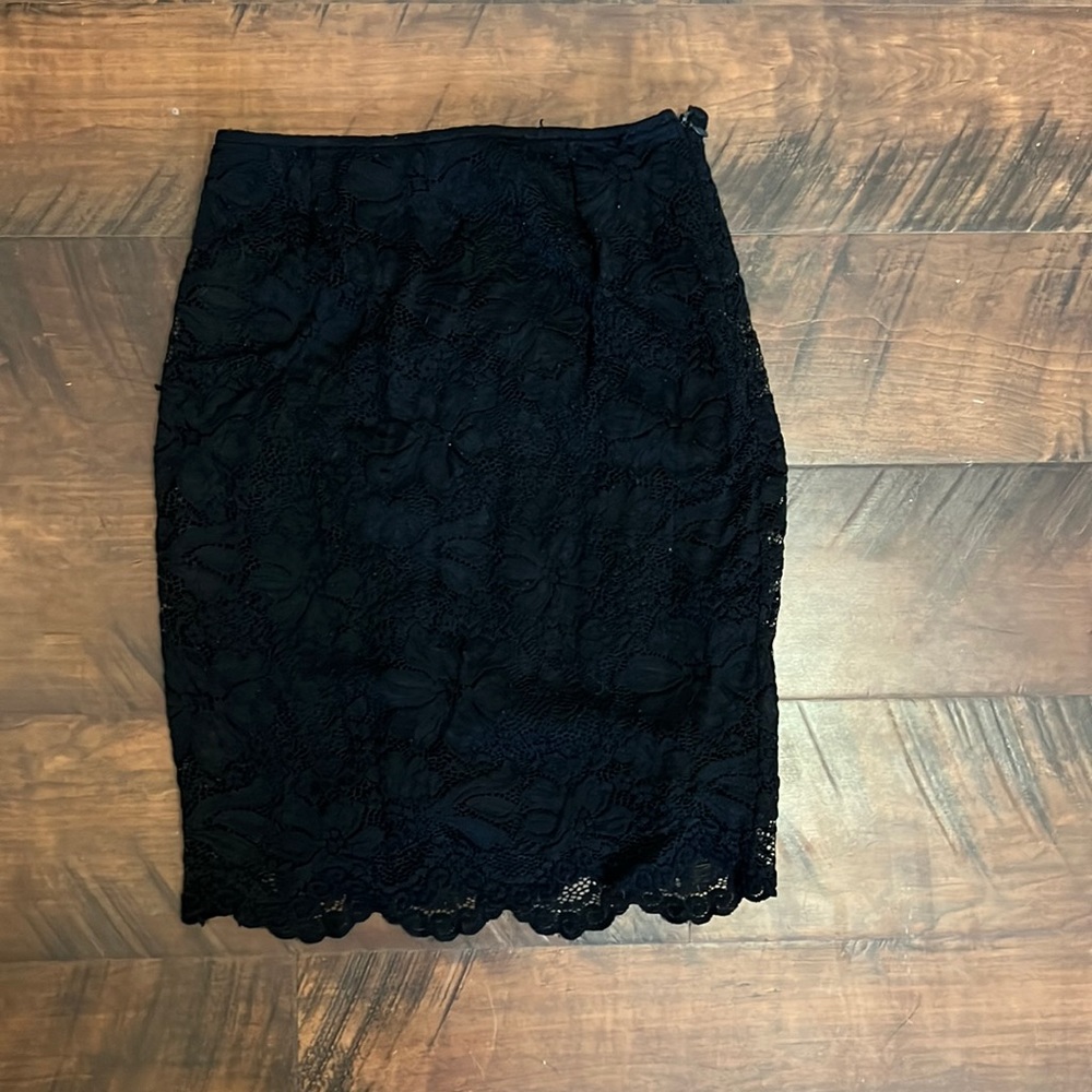 Lace pencil skirt